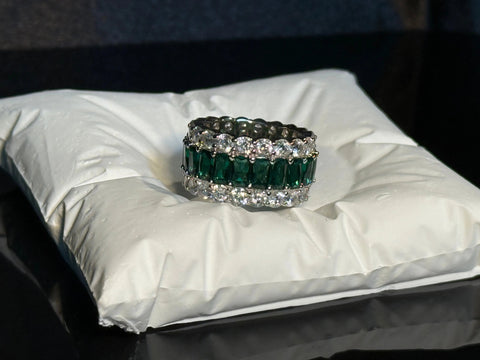 Fancy Emerald Green Eternity Ring Aura Fantasy